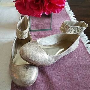 New girls Nine West flats 13